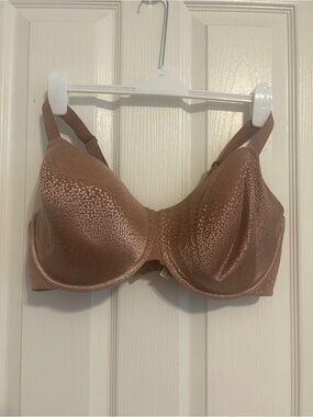 Wacoal Shimmer Molded Underwire Bra in Taupe